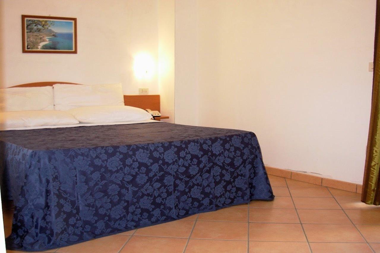 Residence Hotel La Taverna Капо-Ватикано Экстерьер фото