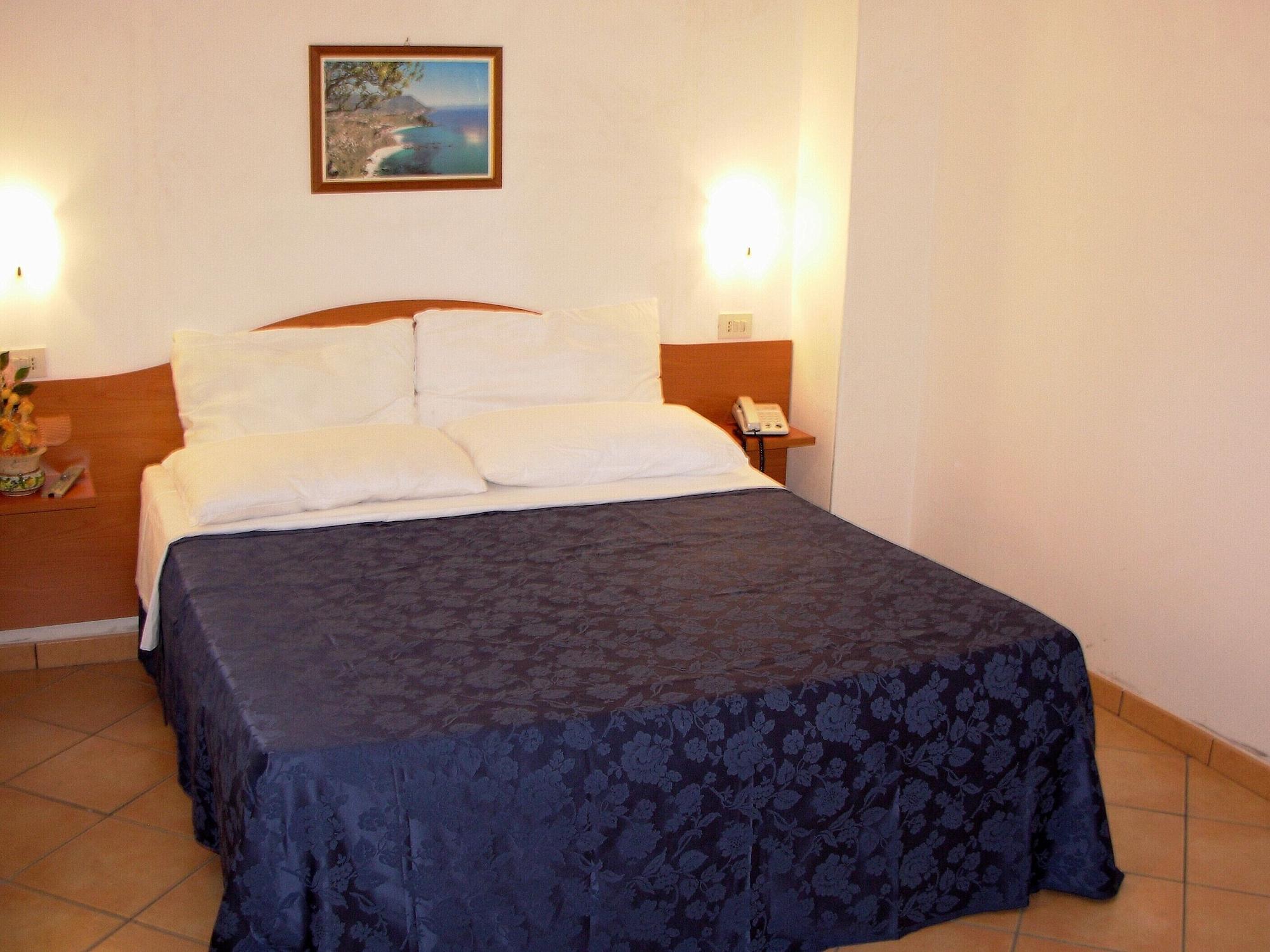Residence Hotel La Taverna Капо-Ватикано Экстерьер фото
