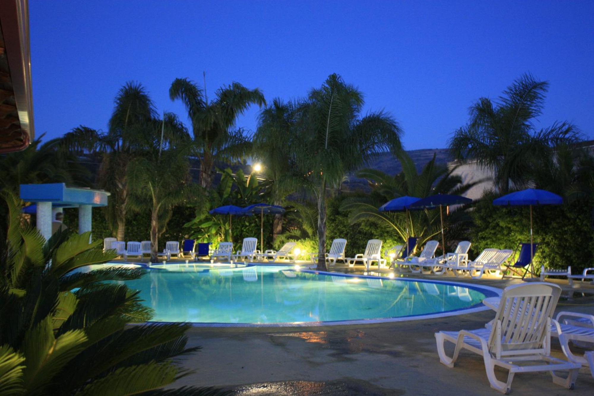 Residence Hotel La Taverna Капо-Ватикано Экстерьер фото